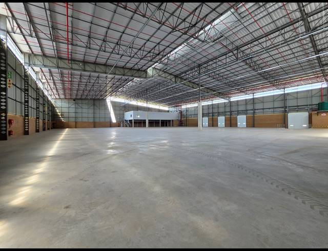 4,630M² WAREHOUSE TO LET IN AIRPORT PARK